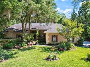 100 Woodglen Ct, Oldsmar, FL 34677