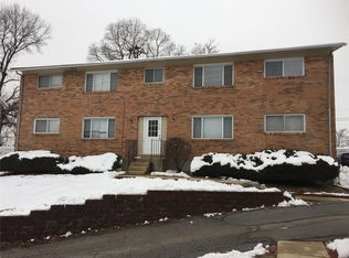 827 Parkcrest Dr APT D, Saint Charles, MO 63301