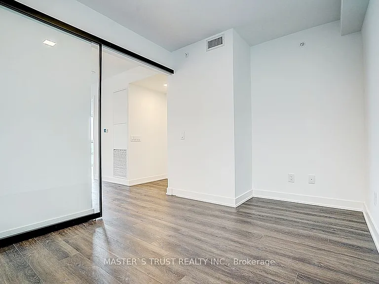 609 Sherbourne St #305 — Photo 18
