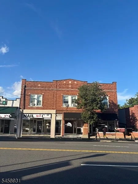 1 bed, 1.0 bath, $1,950 — Photo 1