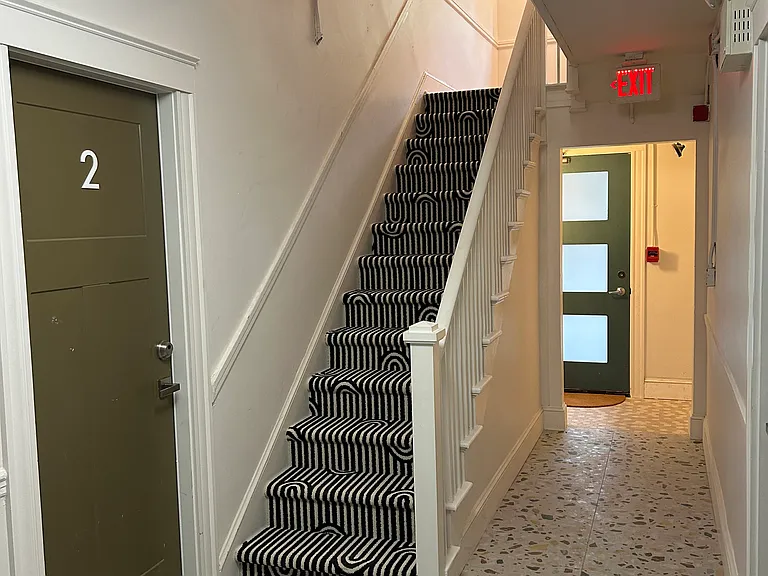 109 Montgomery St #2 — Photo 43