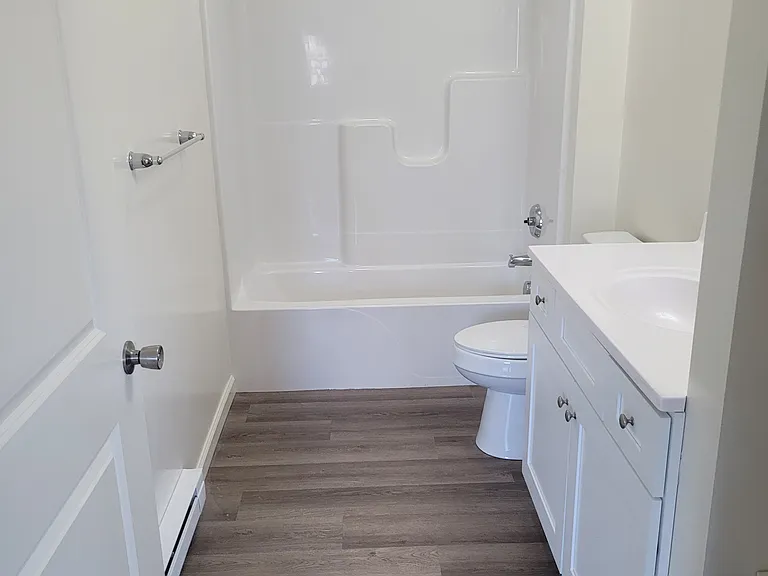 Hampshire Estates Apartments and Self Storage — Photo 24