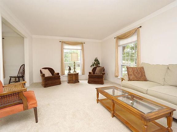 5th image of 7707 Stonehenge Dr