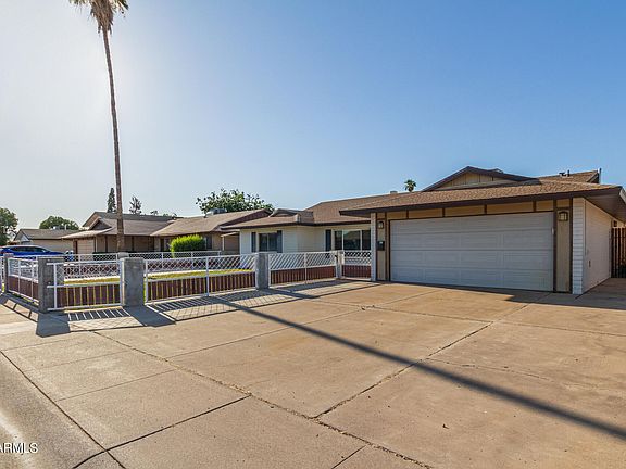 3rd image of 3526 W MANDALAY Lane