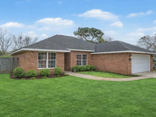 2202 Palo Alto St, Navarre, FL 32566