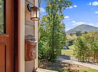 9 Oak Mountain Dr, Leicester, NC 28748