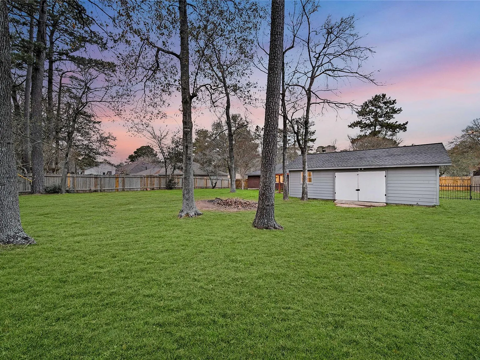 4 bed, 3.0 bath, 1917 sqft, $2,500 — Photo 4