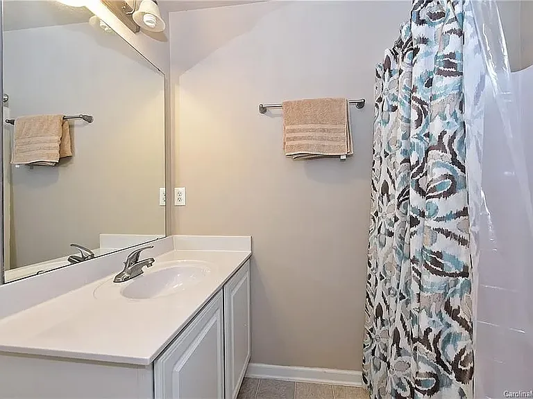 7425 Wallace Ln — Photo 16