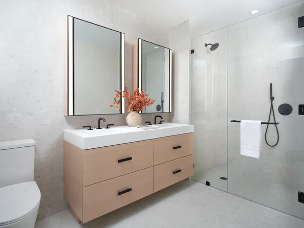 482 Kent Avenue image 7 of 27