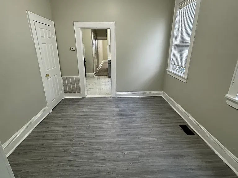 35-37 Hanford St #6C — Photo 3