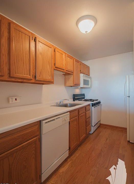 1st image of 837 W Buena Ave #1411