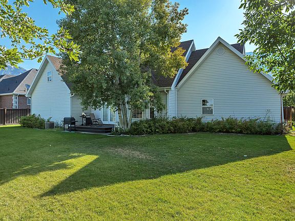 4th image of 477 N Palisade Dr E