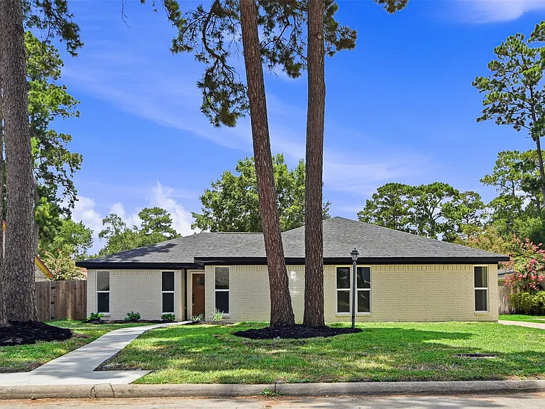 25402 Thistlewaite Ln — Photo 39