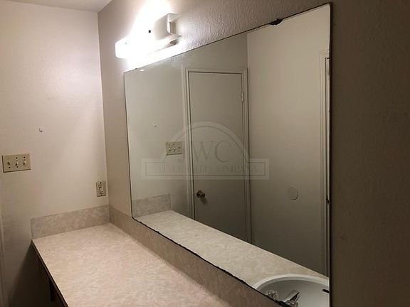 4th image of 1405 Bundrant Dr APT B