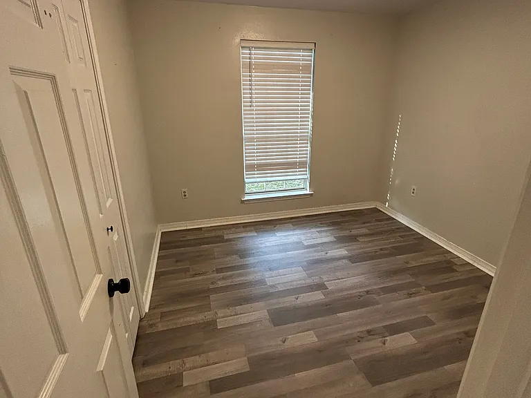 513 Hadley Dr — Photo 9