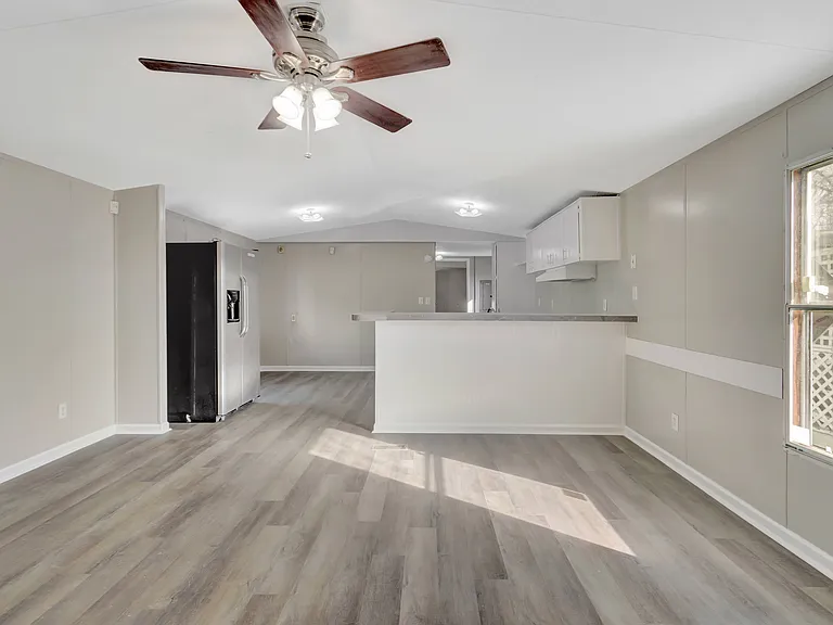 2751 Malvern Ave — Photo 33