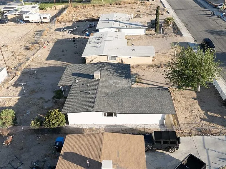 1417 Mesa Dr — Photo 17