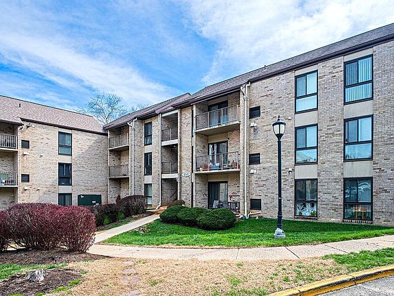 2nd image of 6141 Edsall Rd APT B
