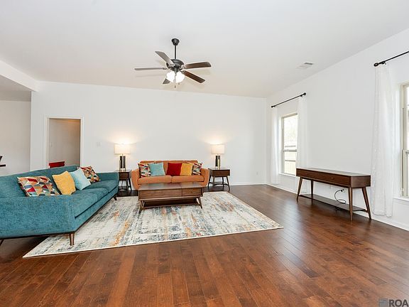 4th image of 8623 Arabella Ave