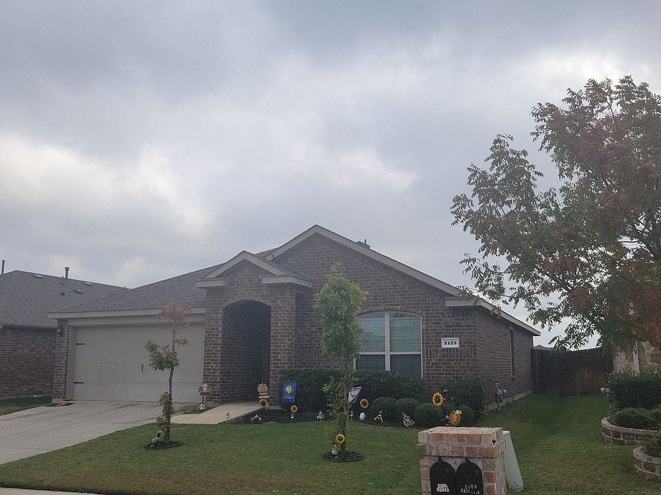 2nd image of 2125 Meadow Park Dr