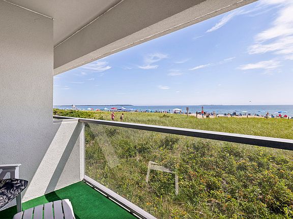 4th image of 31 E Grand Avenue #12