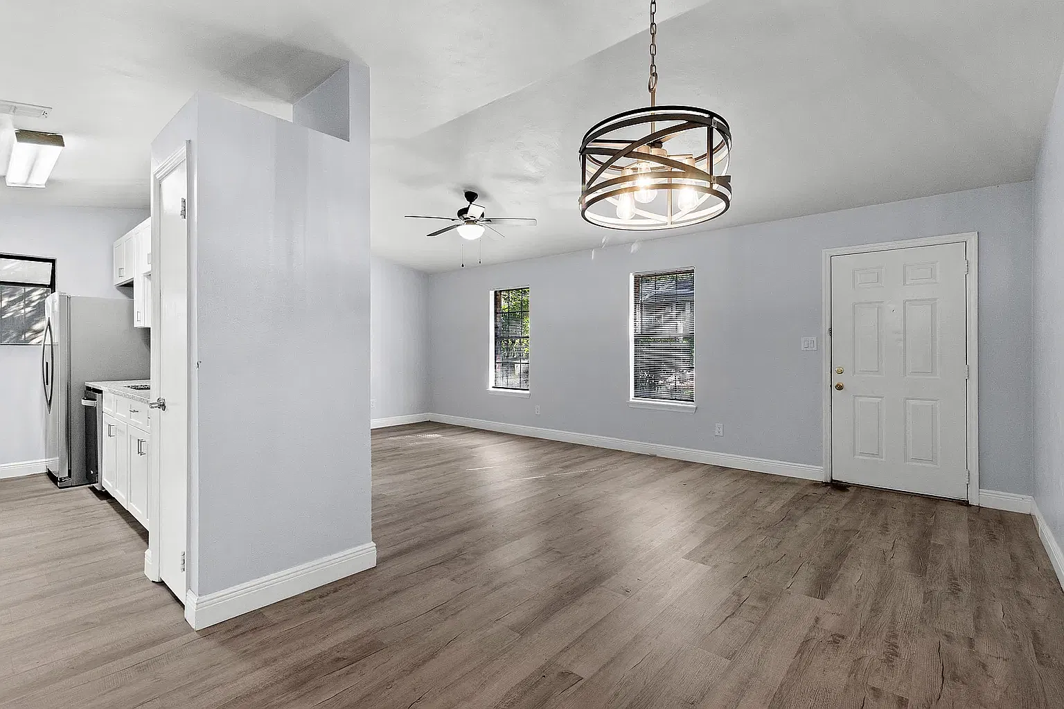 2 bed, 1008 sqft, $1,600 — Photo 4