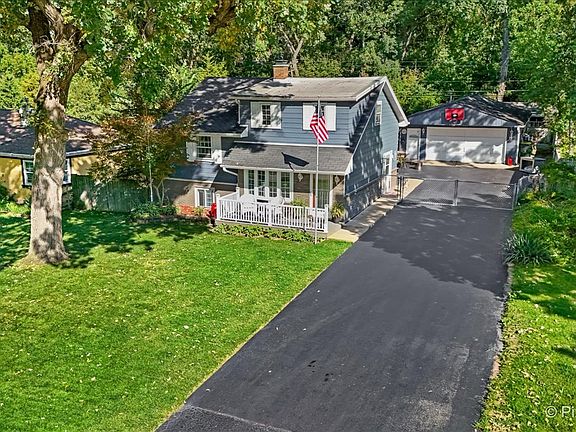 2nd image of 165 Forest Glen Rd