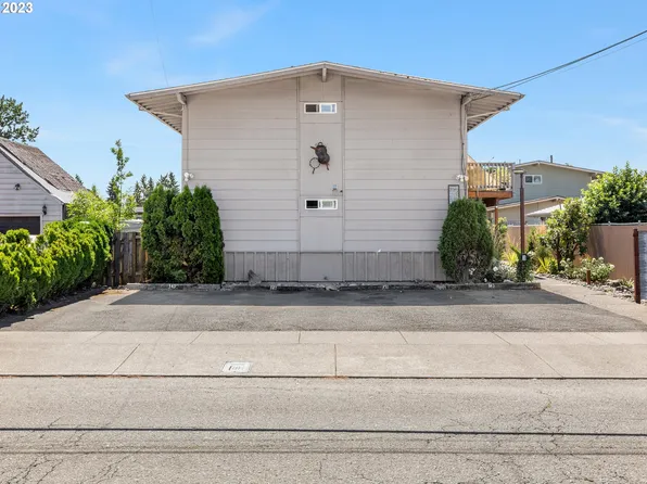 345 W Arlington St, Gladstone, OR 97027