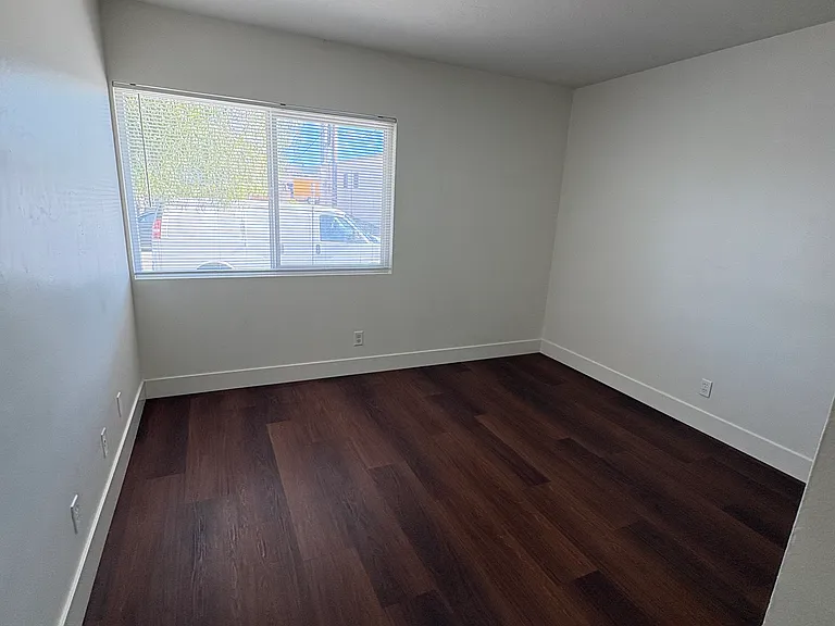 21113 Donora Ave #A — Photo 11