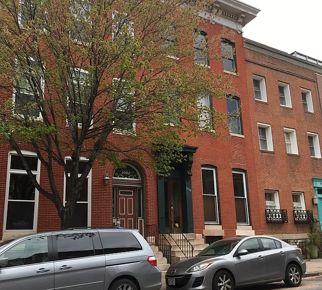E Pratt St — Photo 1