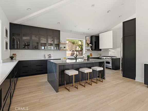 3rd image of 6029 Fairview Pl