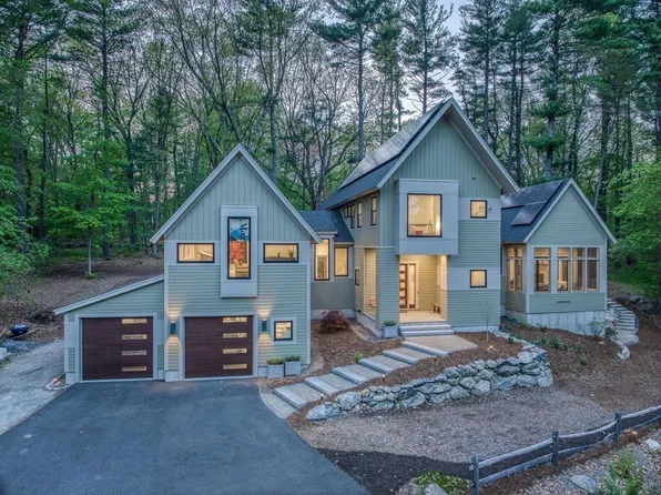 10 Irene Rd, Bedford, MA 01730