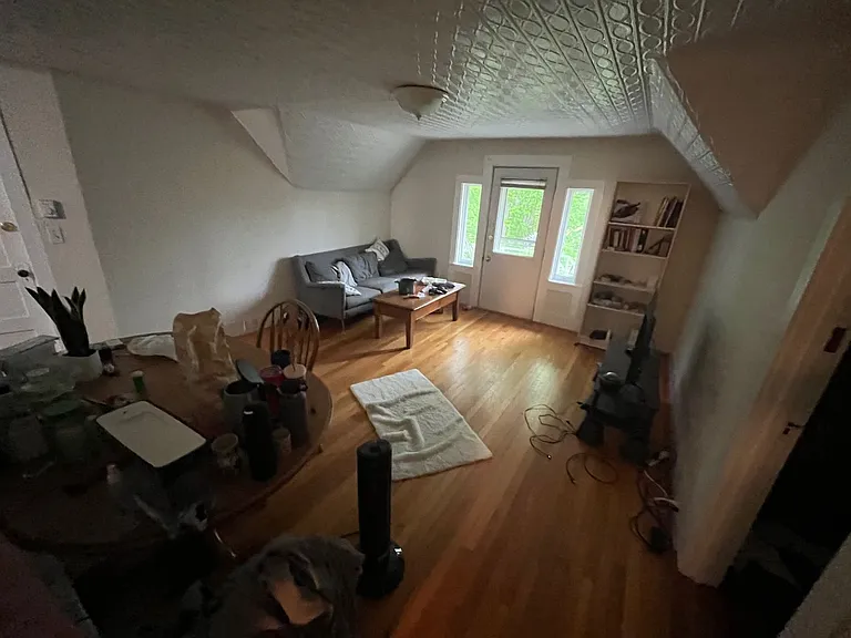 414 E Marshall St — Photo 37