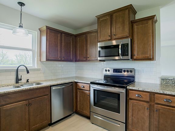 4th image of 6379 Bridgewater Dr E