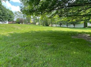 6855 SW Aylesbury Rd, Topeka, KS 66610