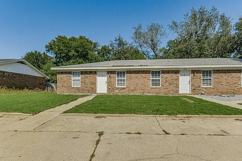 3410 Green Briar Cir #B Photo 1