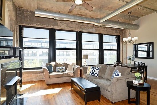 4th image of 1110 W 15th St Unit 323