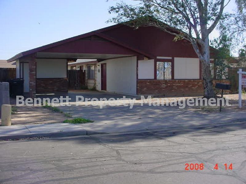 Front View of Duplex