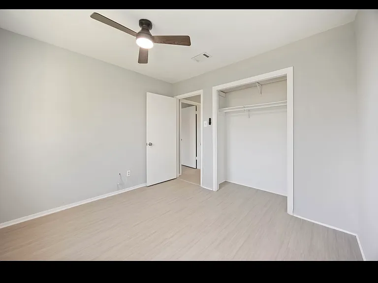 2302 Green Knoll Dr — Photo 25
