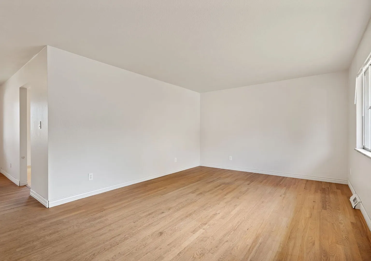 Spacious 5 bedroom home- Central Fort Collins — Photo 2
