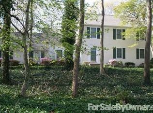 24 Buckingham Meadow Rd, Setauket, NY 11733