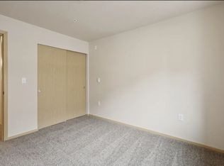 7932 Beverly Ln #302, Everett, WA 98203