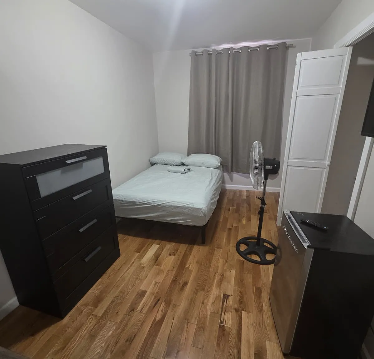 3 bed, $1,000 — Photo 1