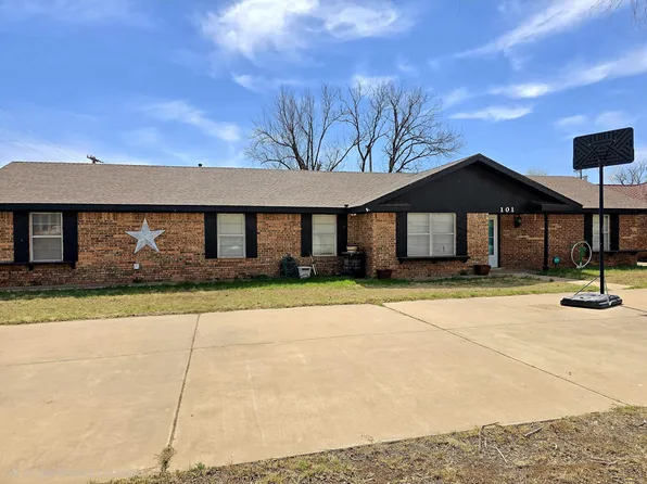 101 W Ollie St, Floydada, TX 79235