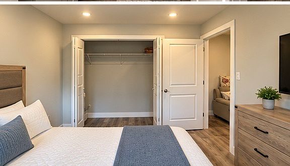 3rd image of 2809 S Warnock St #R