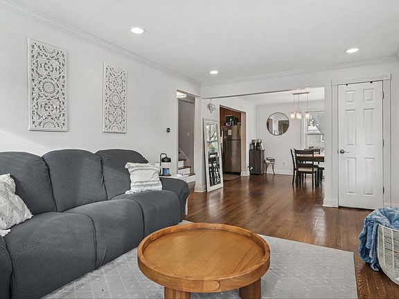 2nd image of 102 S Ashland Ave