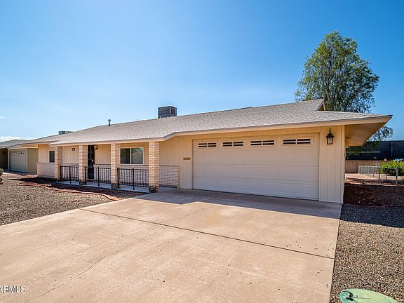 2nd image of 10717 W Camelot Cir