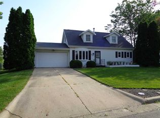 604 Yorktown Rd, Deforest, WI 53532