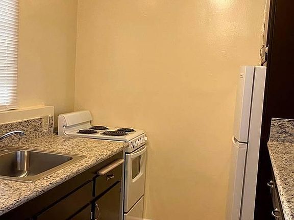 3rd image of 1925 N Marianna Ave #207