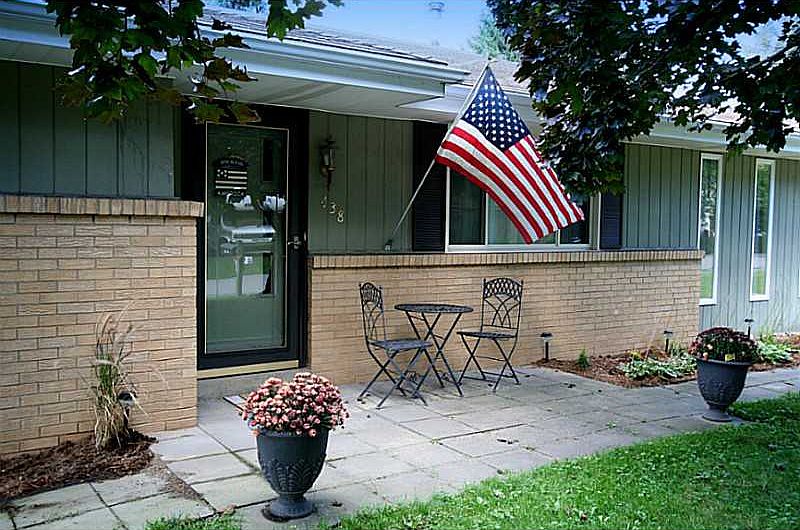 1st image of 438 Vista Dr